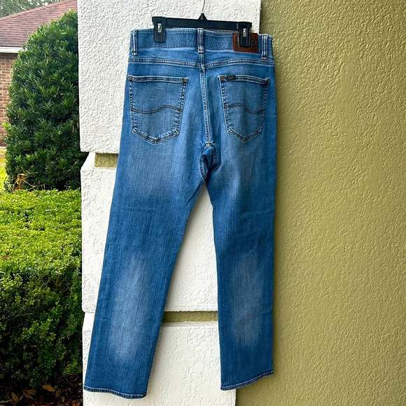 Lee Extreme Motion Straight Fit Tapered Leg women’s jeans 32x32 - Picture 2 of 6